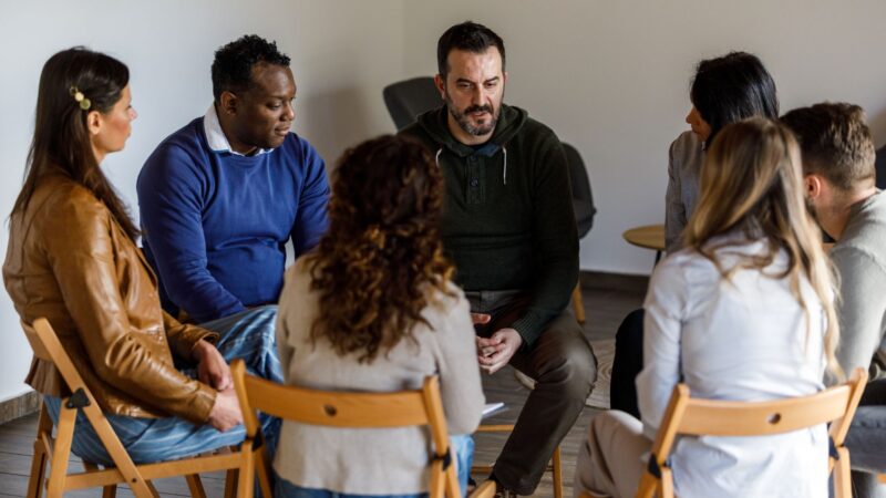 Grupo comunitário desenvolvendo atividades baseadas nas novas abordagens em saúde mental e no cuidado em liberdade.