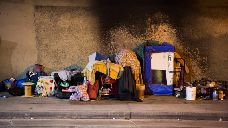Condições de vida da população em situação de rua e desafios para o acesso à saúde.